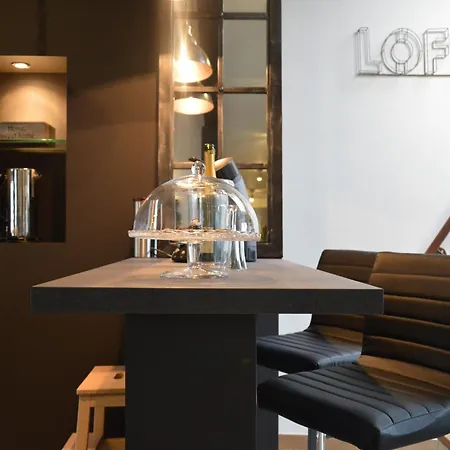 In Near Town Center Apartament *